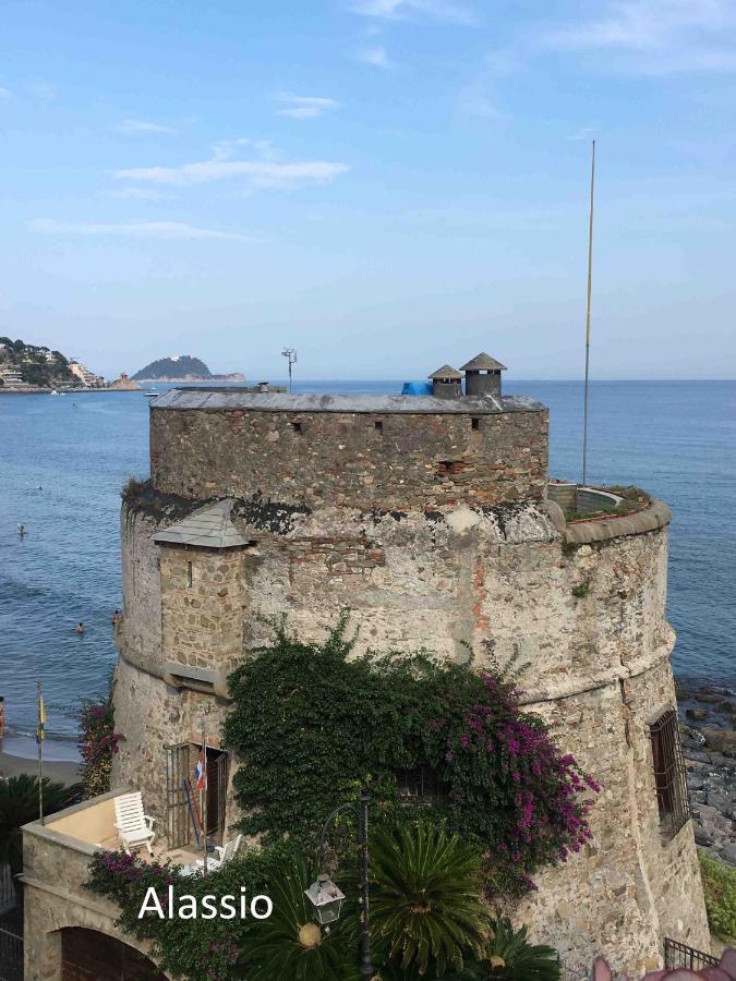 Case Rossa E Blu Villanova d'Albenga Exteriér fotografie
